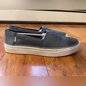 NIB TOMS Parker Slip On Shoes
